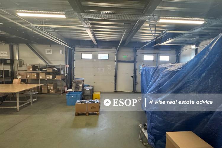 Cladire industriala pentru inchiriere 15500 24
