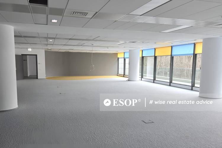 Platinum Business & Convention Center 10052 3