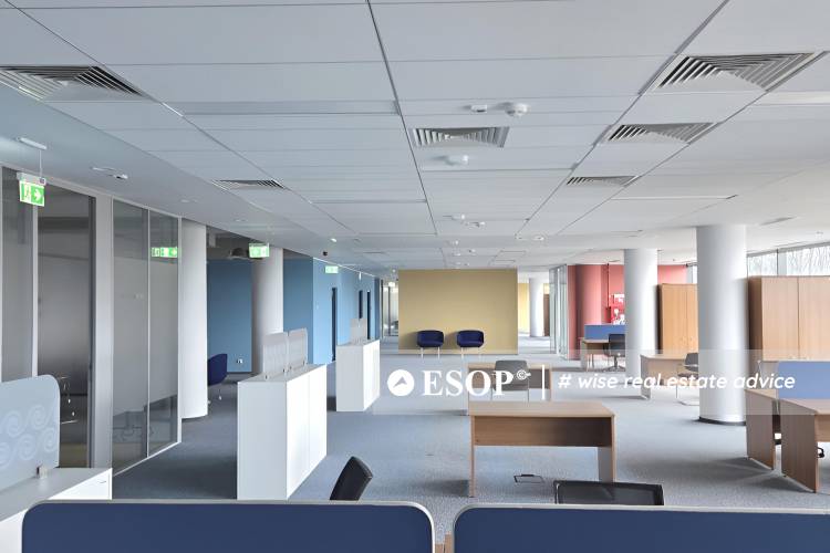 Platinum Business & Convention Center 10052 6