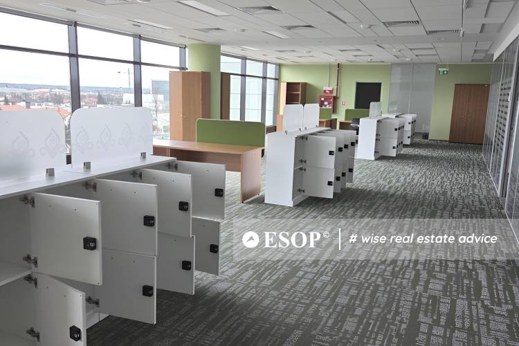 Platinum Business & Convention Center 10052 9